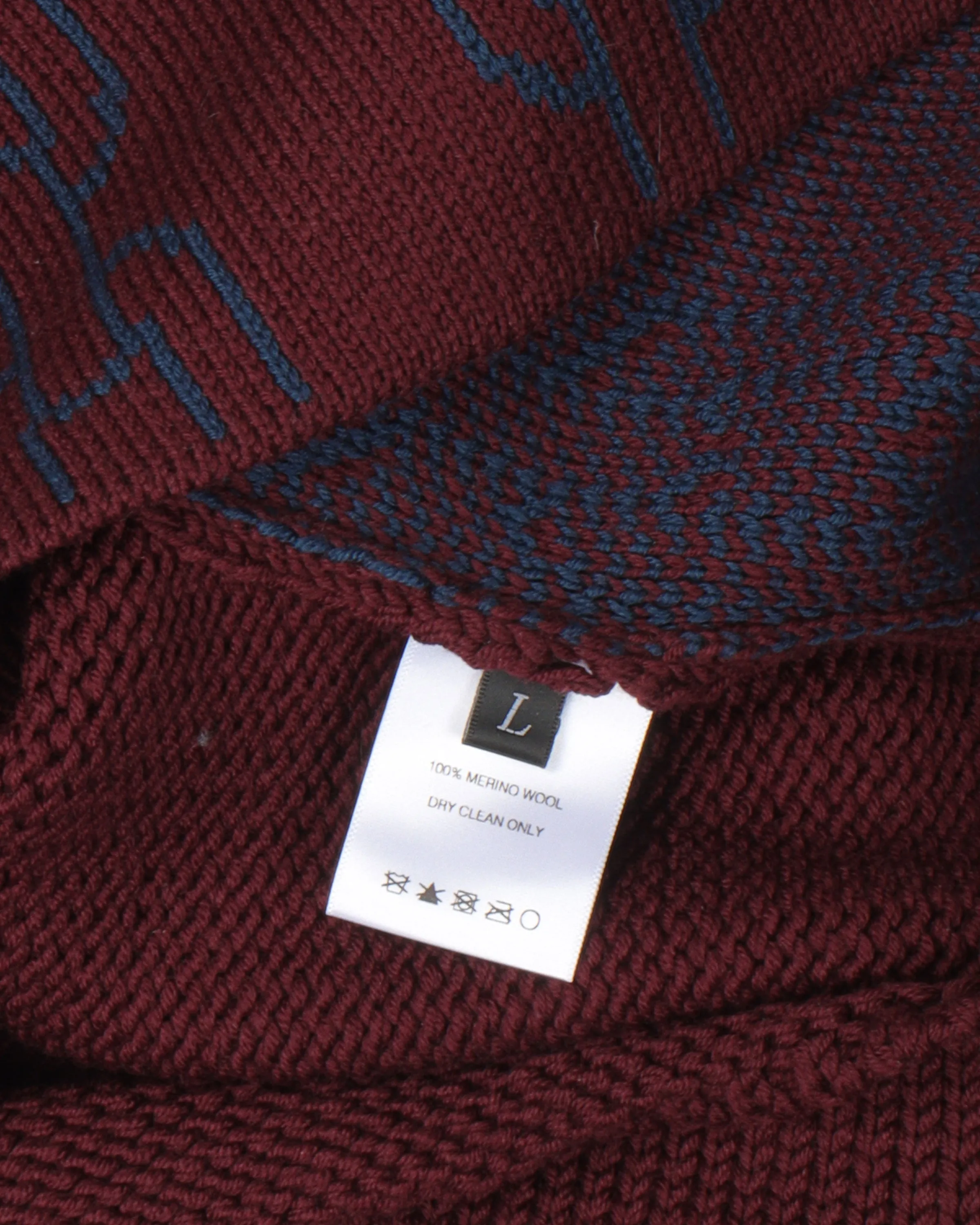 AW22 V-Neck Chain Sweater