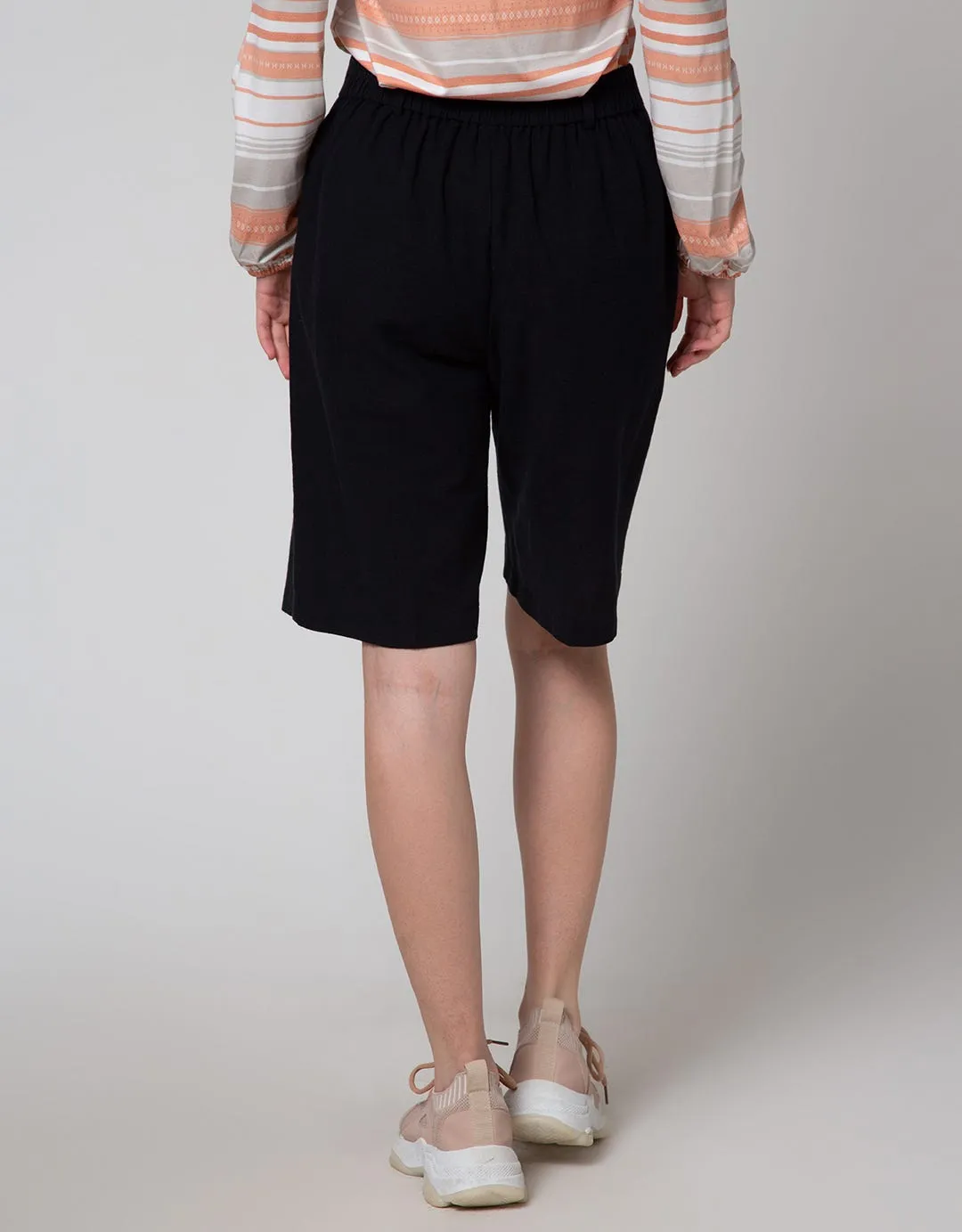 Connexion Bermuda Pants Plain Look
